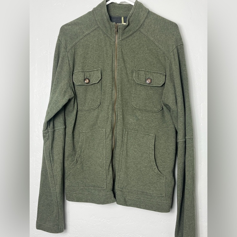 Men's Green Sweater with Pockets